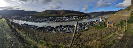 Foto ist aufgenommen Runder Turm, Zeller Kehr Blick auf die Stadt Zell