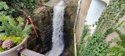 Wasserfall an der Kehr Richtung Zell Mosel Friedhof
